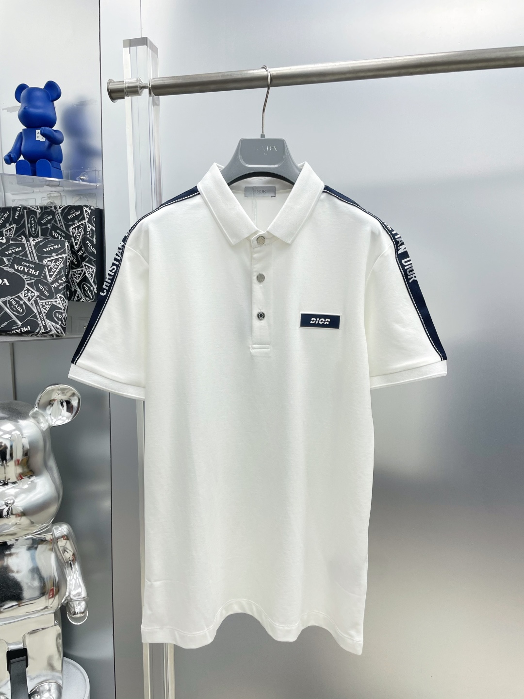 NO:935333,Di*di CD 25ss new spring and summer webbing splicing logo letters short-sleeved lapel polo shirt T-shirt MM high-end customization ~ avant-garde design!  Customized mercerized pique cotton, soft to the touch ~ comfortable to wear ~ hardware and metal logo crafts embellishment, versatile business and casual style, allowing you to perfectly combine fashion, leisure and business!  A must-have item for trendy men!  The upper body is so handsome!  Size M L XL 2xl 3xl 4XL,,T-shirt,tees,t-shirt,19860909Di*迪 CD 25ss新款春夏织带拼接徽标字母短袖翻领polo衫T恤 MM 高端订制～ 设计前卫！订制丝光珠地棉、手感柔软～穿着舒适～五金金属徽标logo工艺点缀百搭商务休闲款 让您时尚休闲与商务完美结合！潮男必备单品 ！上身帅爆！ 码数M L XL 2xl 3xl 4XL,,T-shirt,tees，t-shirt,,Men's clothing