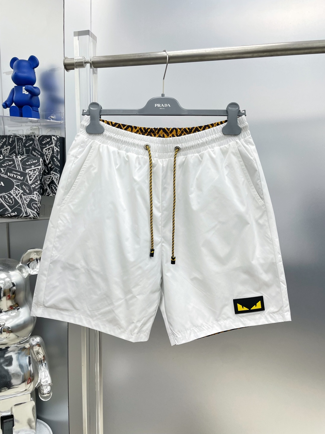 NO:935129,Fen Fendi 2026 new summer eye-presbyopia stitching LOGO casual shorts MM advanced custom-made breathable fabrics are extremely breathable, elastic and comfortable, with impeccable details, and the accessories are equipped with delicate and soft feel!  The upper body shape is awesome!  Size M-XXXL,,fendi,fendi,shorts,19860909Fen 芬迪 2026夏季新款眼睛老花拼接LOGO休闲短裤 MM 高级定制面料透气面料 透气弹力舒适度极高,细节无可挑剔,辅料配备 手感细腻柔软！上身版型超赞！ 尺码M-XXXL,,fendi,fendi,shorts,,Men's clothing