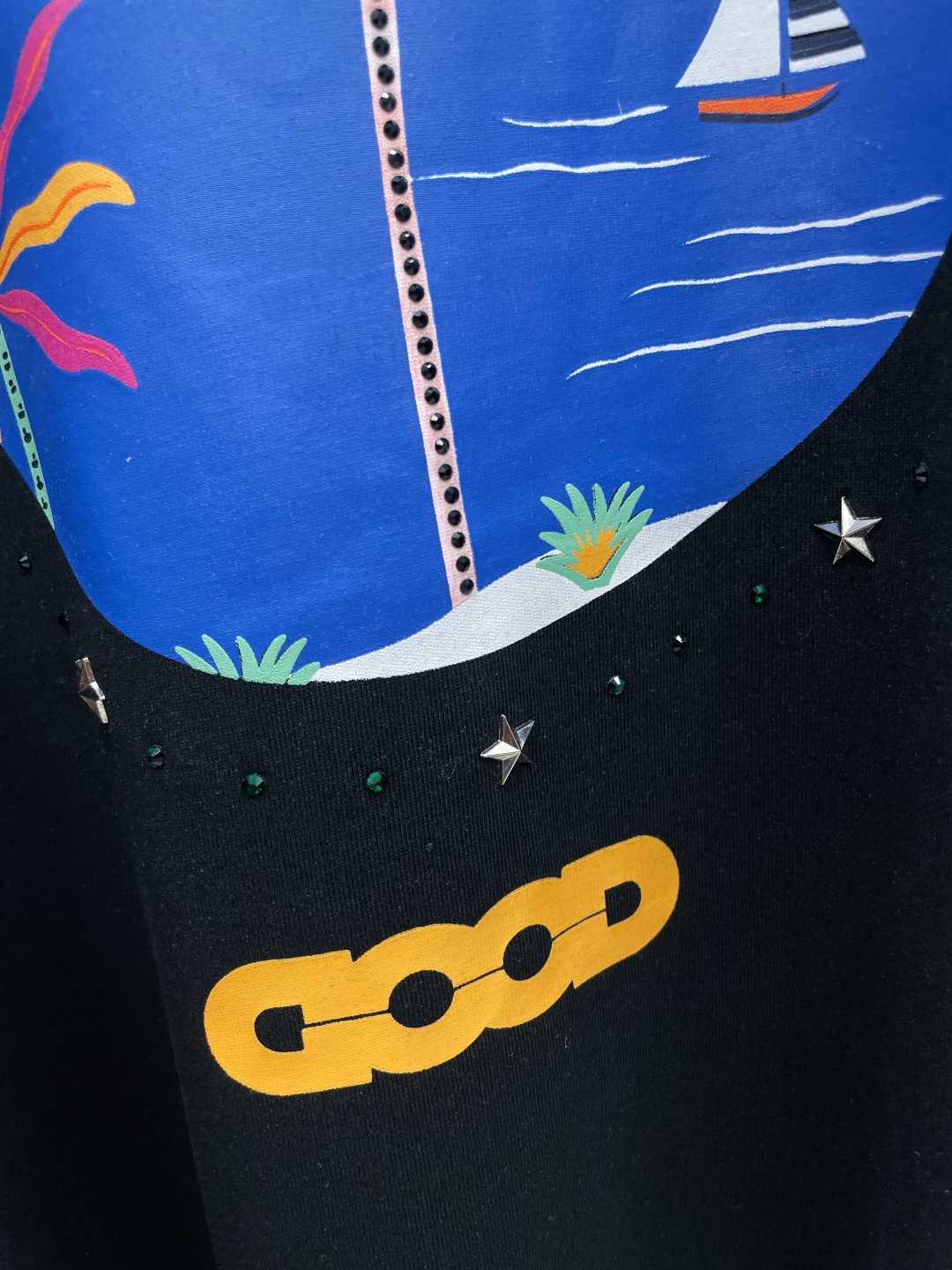 💰85 
GOODBRAND GOOD 25ss新款椰树🌴五角星⭐️ 彩色钉珠立体LOGO字母印花时尚短袖T恤 HH
男女同款
白色 黑色
码数：S M L XL