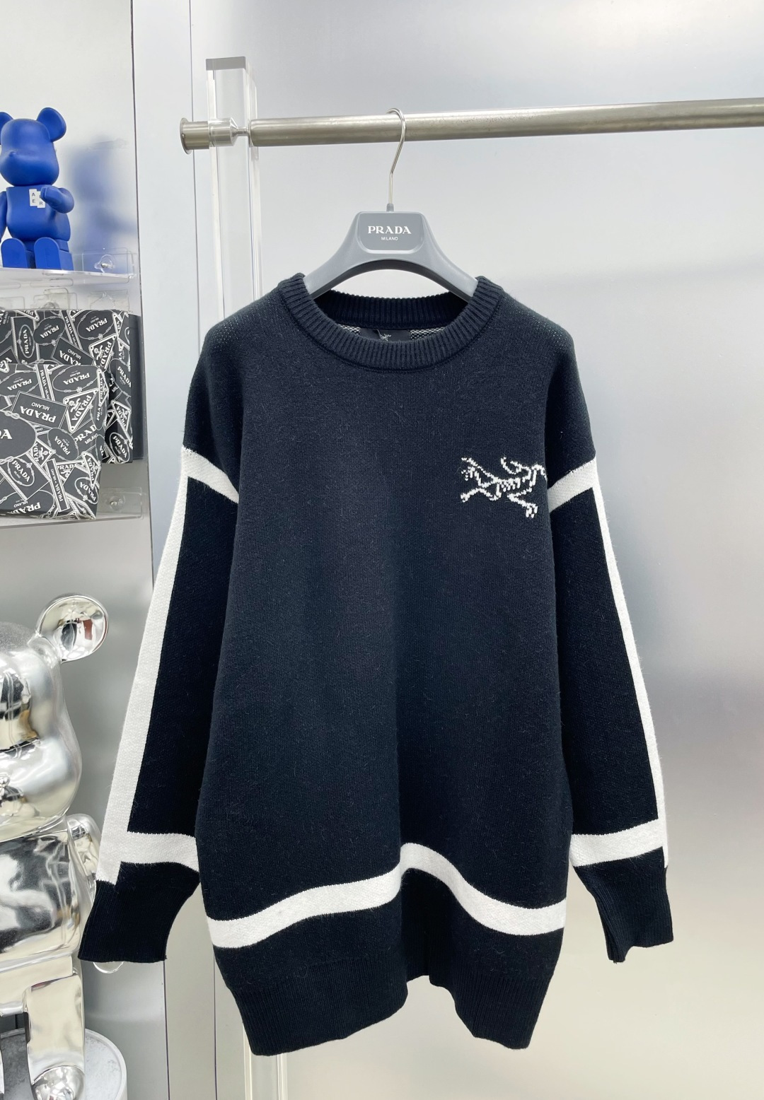 P215
Arc 始祖鸟 25ss新款字母长袖毛衣 H舒适度,一如既往的版型,时髦度,包括面料、裁剪工艺上,都是下足了功夫!棉质混纺毛圈平纹针织面料,采用50% 羊毛含量纱线 35%羊绒 15%合成纤维。纯棉透气,日常穿着非常清爽穿感舒适,领口的罗纹针织平整紧密,随意折腾都不会领口歪斜,宽松版型
男女同款
尺码:m-2xL