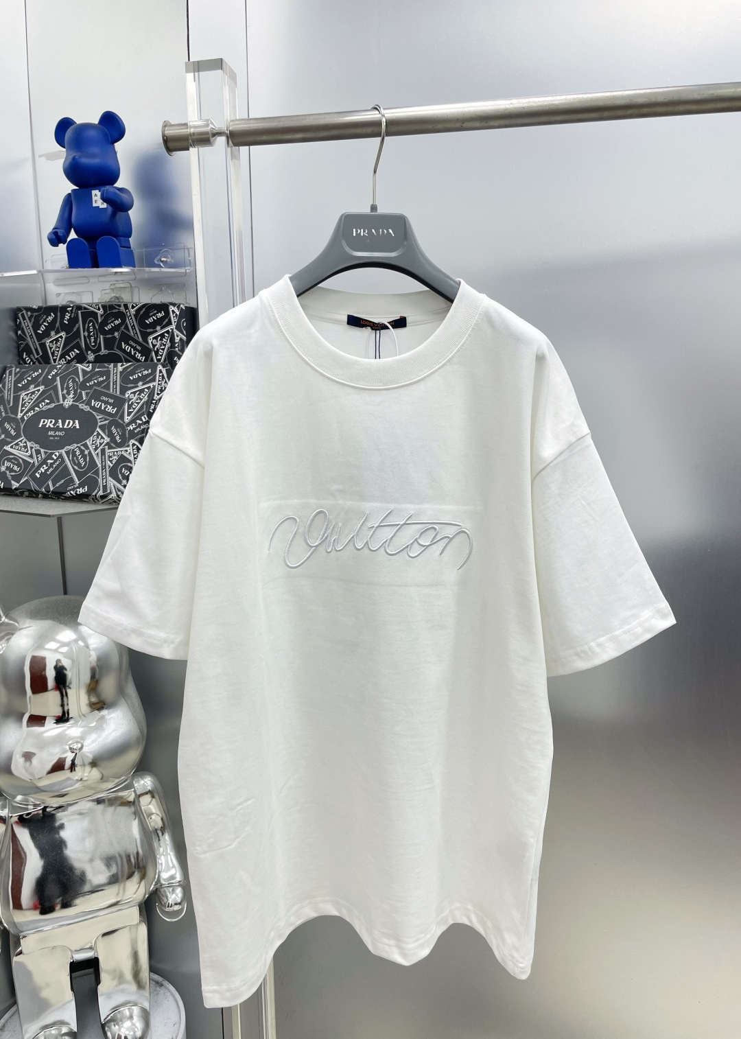 P90 1v Louis 26FW nueva camiseta de manga corta de primavera y verano con bordado de letras cursivas ZZL. Hecho de mate…