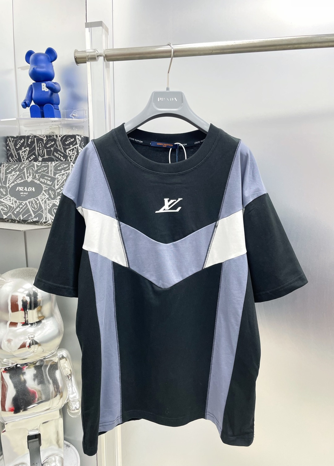 P93 1V Louis 26ss nueva camiseta de manga corta para correr con cuello redondo y empalme de colores contrastantes La ca…