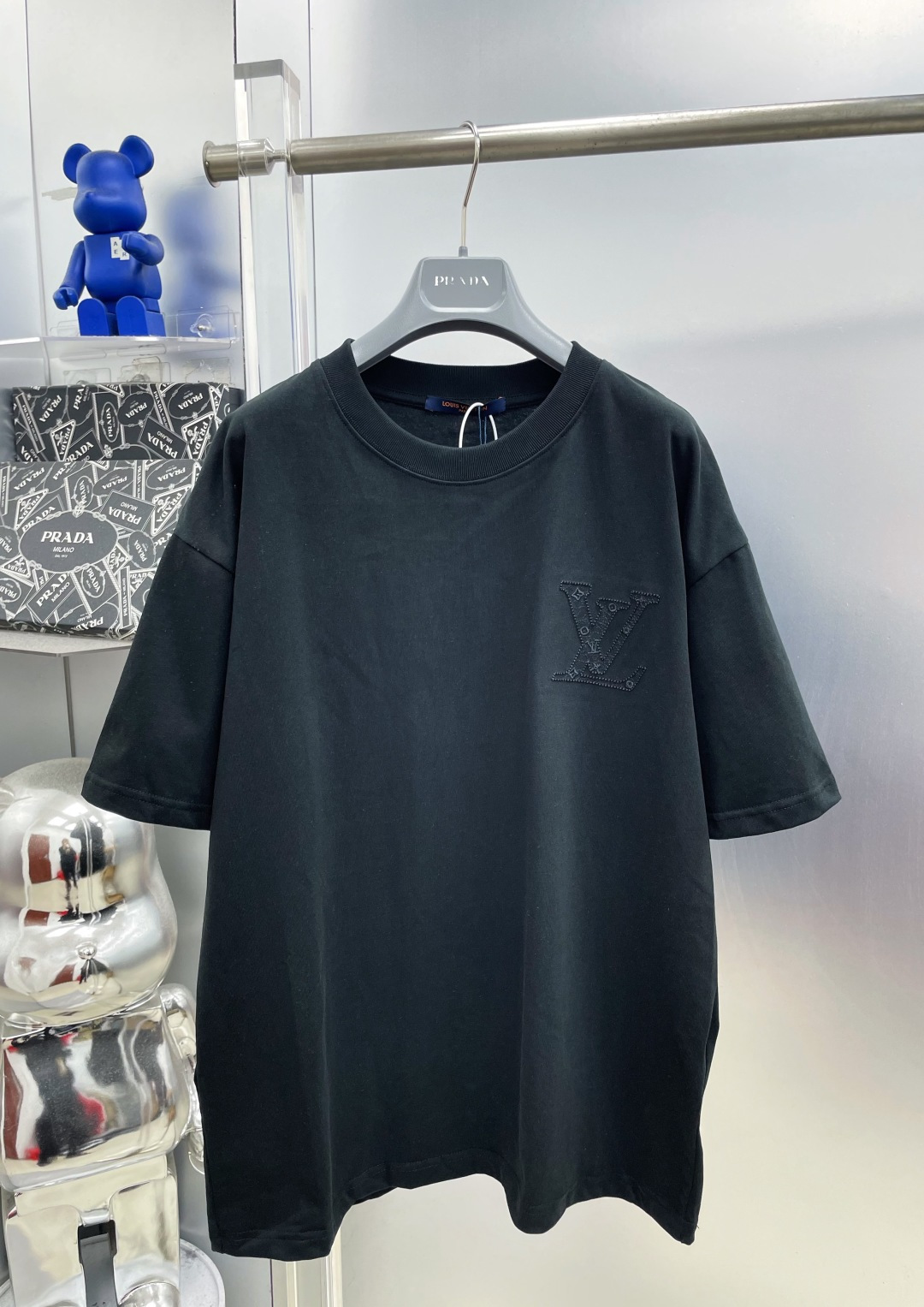 P93 1v Louis 26SS principios de primavera nueva letra bordada LOGO mangas cortas ZZL Lujo ligero, un artículo imprescin…