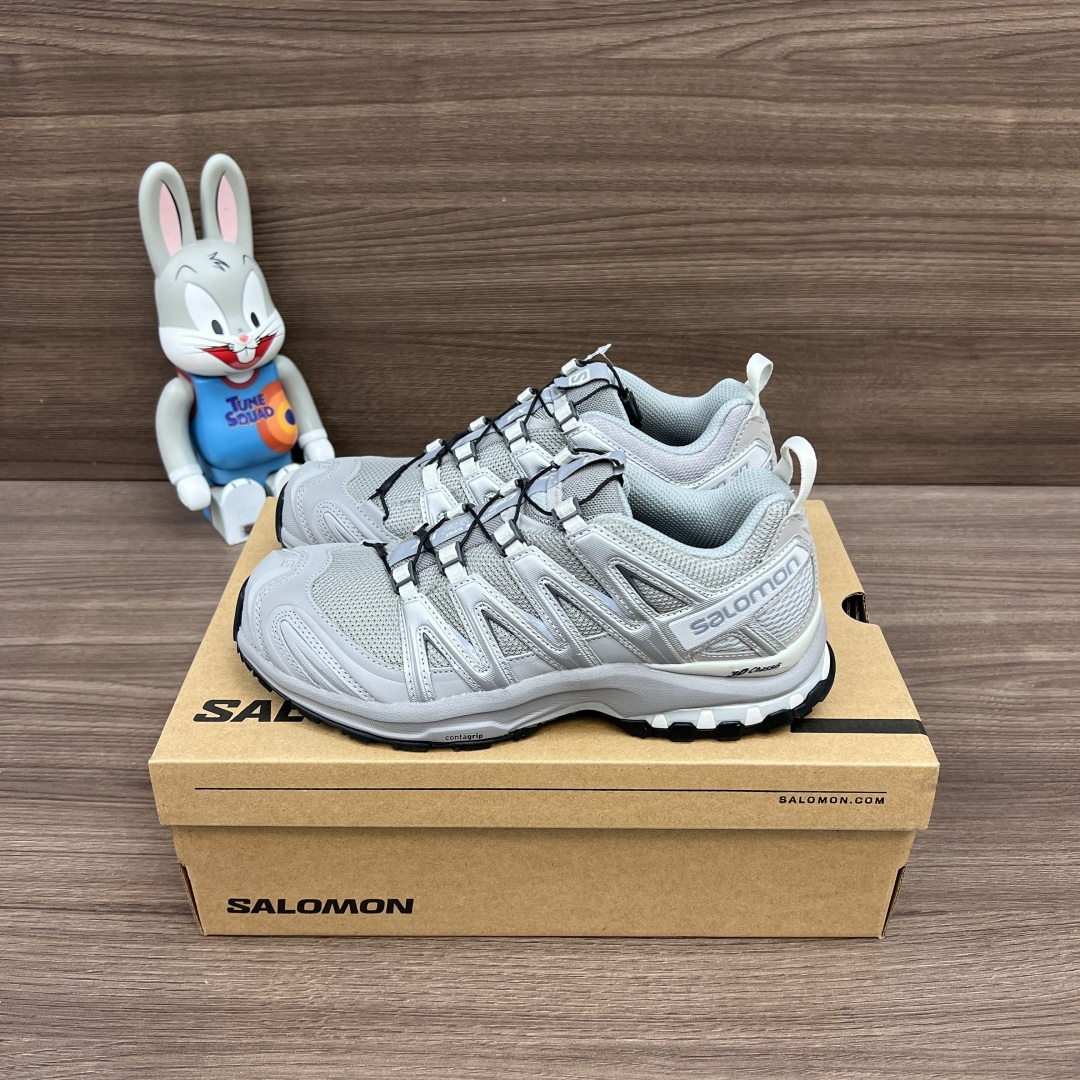 NO:241881,Top version SALOMON XA PRO 3D Outdoor Sports Fabric Synthetic Leather Anti-slip Low-top Running Shoes Men and Women Same Model Alloy Grey Silver Gray The new top version has been re-edited for several months. The whole shoe last is basically the same as the original shoe. The glue control of the outsole combination is excellent. All details are carefully processed, the foot feels comfortable and light, and the best matching item for work clothes outdoors. Item number: 416175 Size: 36-46 (positive size), dad shoes19860909顶级版本SALOMON萨洛蒙 XA PRO 3D 户外运动 织物合成革防滑 低帮跑步鞋 男女同款 合金灰 银色 灰色 全新顶级版本经过几个月重新改版,整鞋楦型基本跟原鞋无差,大底组合胶水控制极佳,所有细节都精心处理,脚感舒适轻便,工装户外最佳搭配单品. 货号: 416175 码数:36-46码(正码),老爹鞋,Women's Shoes