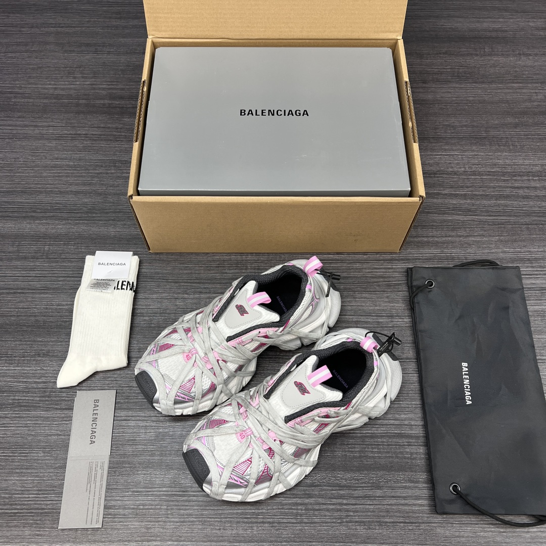 Balenciaga 纯 本Balenciaga Phantom Sneaker 巴黎世家全新做旧十代绑带潮流跑鞋 在延续 Track Trainer 户外轮廓和复杂鞋面结构的同时