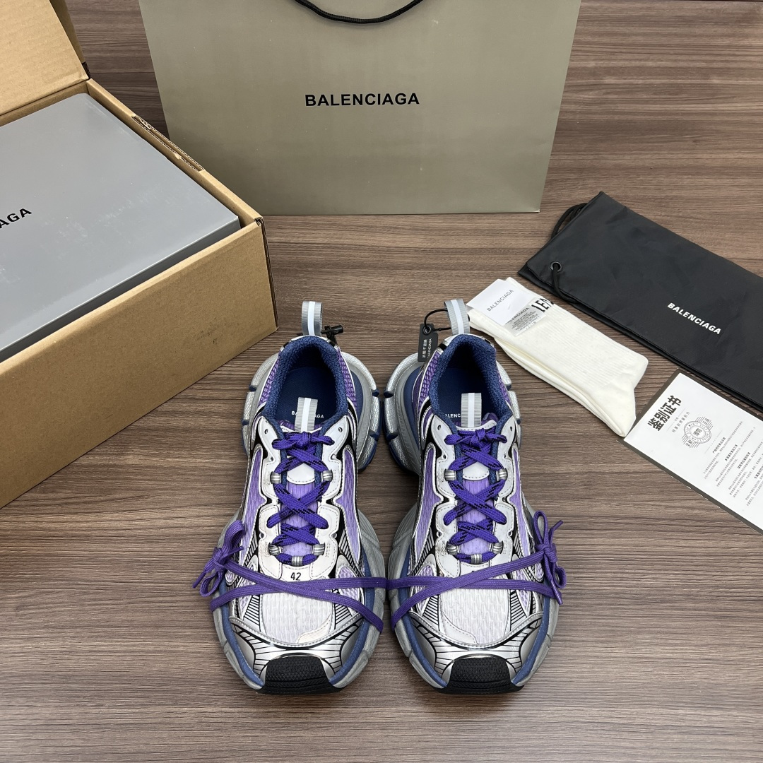 NO:408618,The top version of Balenciaga Phantom Sneaker Balenciaga brand new and old #3XL 10th generation gradient purple trendy running shoes. While continuing the outdoor contour and complex upper structure of the Track Trainer, the new version adds transparent strap parts to the heel, making the whole shoe look more retro. Packaging: A complete set of original aircraft box reinforcement packaging accessories. See the picture as if you see the goods!  Number of codes: 35-46 codes!  (One size larger, wear 37 shots, 36 shots, etc.), dad shoes, balenciaga, balenciaga, balenciaga, tom ford19860909顶级版本 Balenciaga Phantom Sneaker 巴黎世家全新做旧 #3XL 十代渐变紫色潮流跑鞋. 在延续 Track Trainer 户外轮廓和复杂鞋面结构的同时,新版本在后跟位置增加了透明带的部件,整鞋看起来更加复古. 包装:全套原版飞机盒加固包装配件齐全 见图如见货！ 码数:35-46码！(偏大一码 穿37拍36即可以此类推),老爹鞋,balenciaga,balenciaga,tom ford,Women's Shoes
