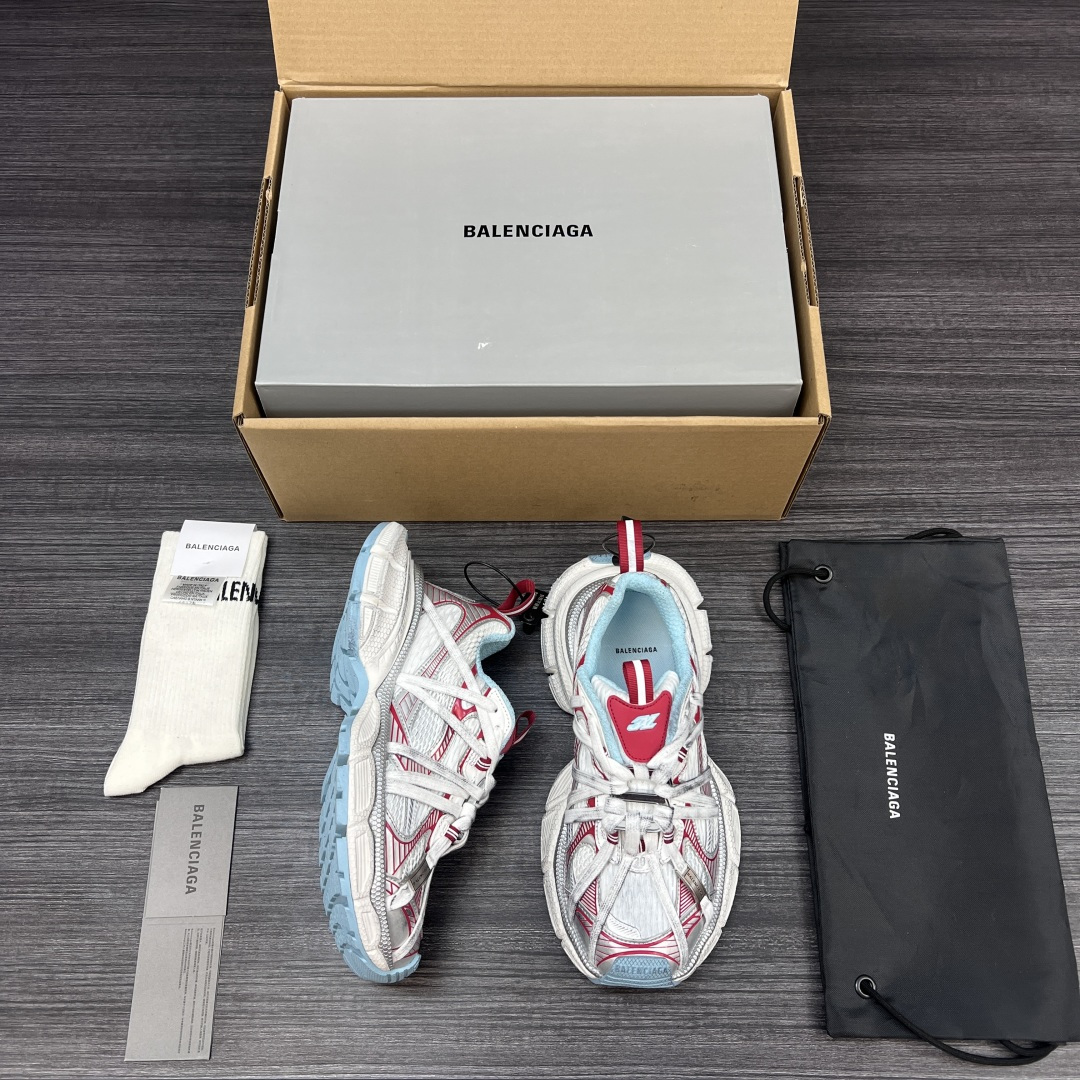 Balenciaga 纯 本Balenciaga巴黎世家 3XL扣式绑带 圆头系带 低帮 老爹鞋 白红湖蓝 在延续 Track Trainer 户外轮廓和复杂鞋面结构的同时