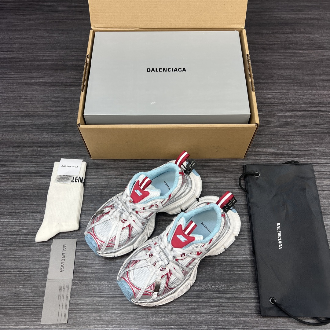 NO:229056,Pure original version of Balenciaga 3XL buckle straps, round toe laces, low tops, dad shoes, white and red lake blue. While continuing the outdoor contour and complex upper structure of the Track Trainer, the new version adds transparent strap parts to the heel position, making the whole shoe look more retro. Packaging full set of Dewu accessories reinforce the aircraft box packaging!  Number of codes: 35-46 codes!  , casual shoes/sports shoes, balenciaga, balenciaga, sneakers19860909纯原版本Balenciaga巴黎世家 3XL扣式绑带 圆头系带 低帮 老爹鞋 白红湖蓝 在延续 Track Trainer 户外轮廓和复杂鞋面结构的同时,新版本在后跟位置增加了透明带的部件,整鞋看起来更加复古. 包装全套得物配件加固飞机盒包装！ 码数:35-46码！,休闲鞋/运动鞋,balenciaga,balenciaga,sneakers,Women's Shoes