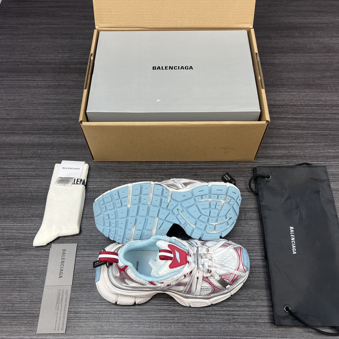 Balenciaga 纯 本Balenciaga巴黎世家 3XL扣式绑带 圆头系带 低帮 老爹鞋 白红湖蓝 在延续 Track Trainer 户外轮廓和复杂鞋面结构的同时