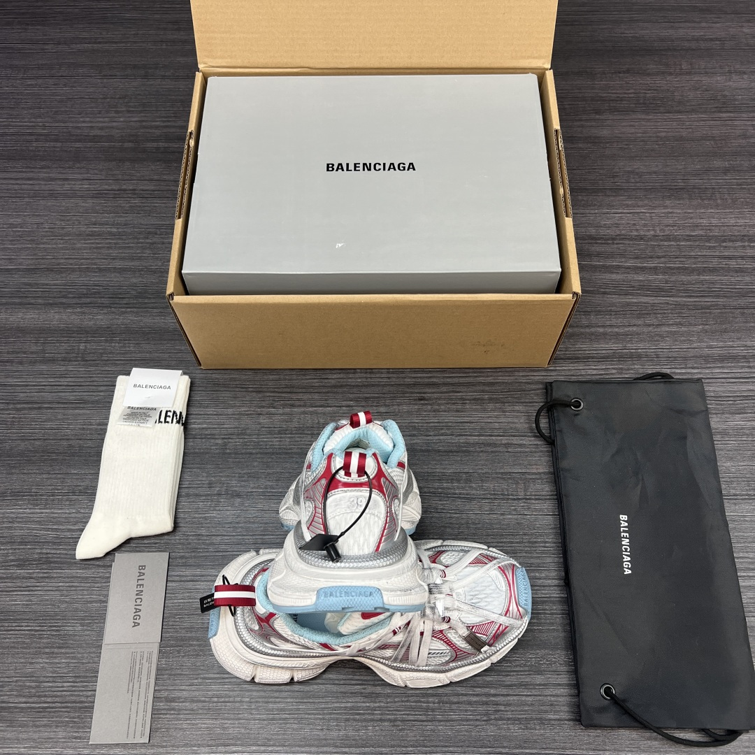 Balenciaga 纯 本Balenciaga巴黎世家 3XL扣式绑带 圆头系带 低帮 老爹鞋 白红湖蓝 在延续 Track Trainer 户外轮廓和复杂鞋面结构的同时