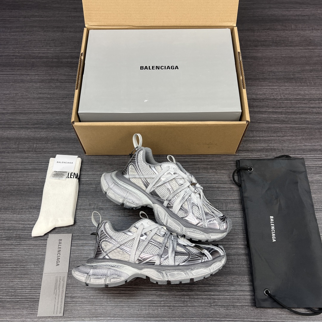 Balenciaga 纯 本Balenciaga巴黎世家 3XL扣式绑带 圆头系带 低帮 老爹鞋 银灰 在延续 Track Trainer 户外轮廓和复杂鞋面结构的同时