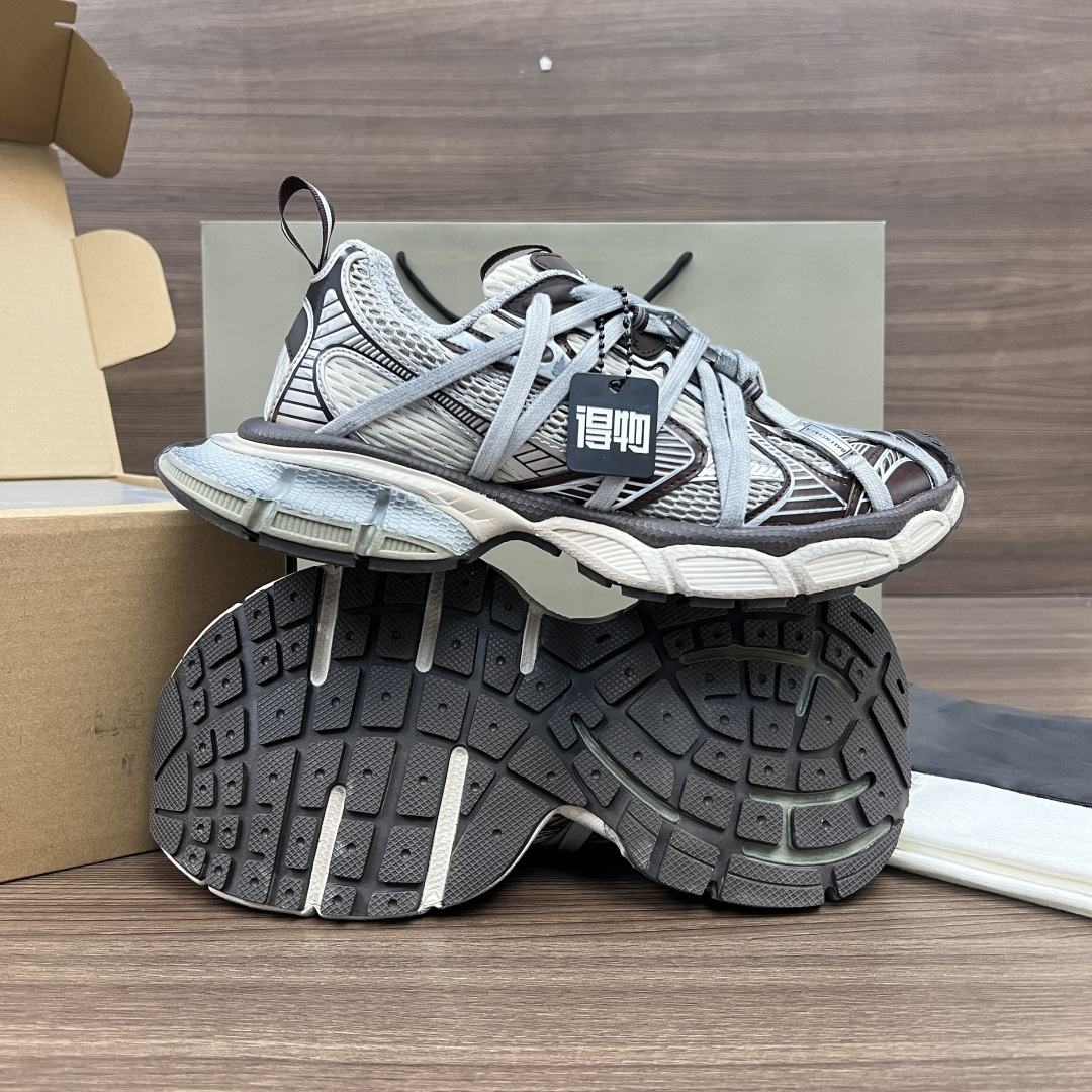 Balenciaga Balenciaga巴黎世家 3XL扣式绑带 圆头系带 低帮 老爹鞋 银灰 在延续 Track Trainer 户外轮廓和复杂鞋面结构的同时
