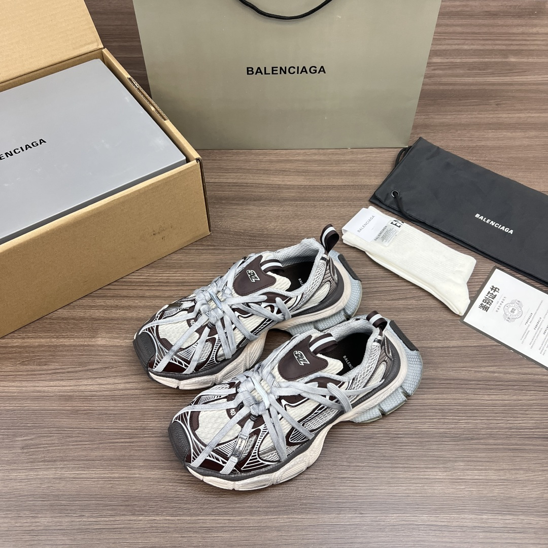 Balenciaga Balenciaga巴黎世家 3XL扣式绑带 圆头系带 低帮 老爹鞋 银灰 在延续 Track Trainer 户外轮廓和复杂鞋面结构的同时