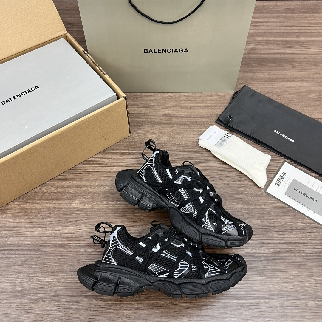 Balenciaga Balenciaga巴黎世家 3XL扣式绑带 圆头系带 低帮 老爹鞋 黑白色 在延续 Track Trainer 户外轮廓和复杂鞋面结构的同时