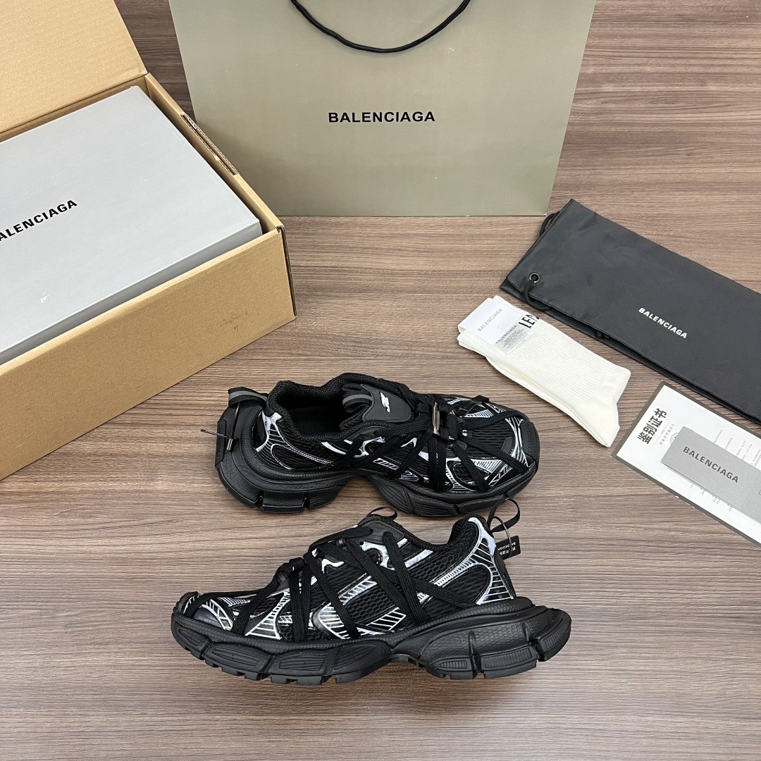 Balenciaga Balenciaga巴黎世家 3XL扣式绑带 圆头系带 低帮 老爹鞋 黑白色 在延续 Track Trainer 户外轮廓和复杂鞋面结构的同时