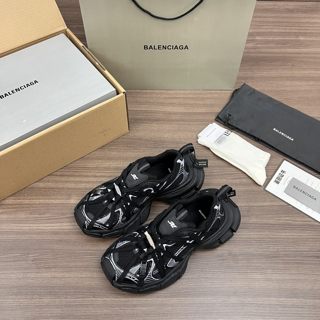 Balenciaga Balenciaga巴黎世家 3XL扣式绑带 圆头系带 低帮 老爹鞋 黑白色 在延续 Track Trainer 户外轮廓和复杂鞋面结构的同时