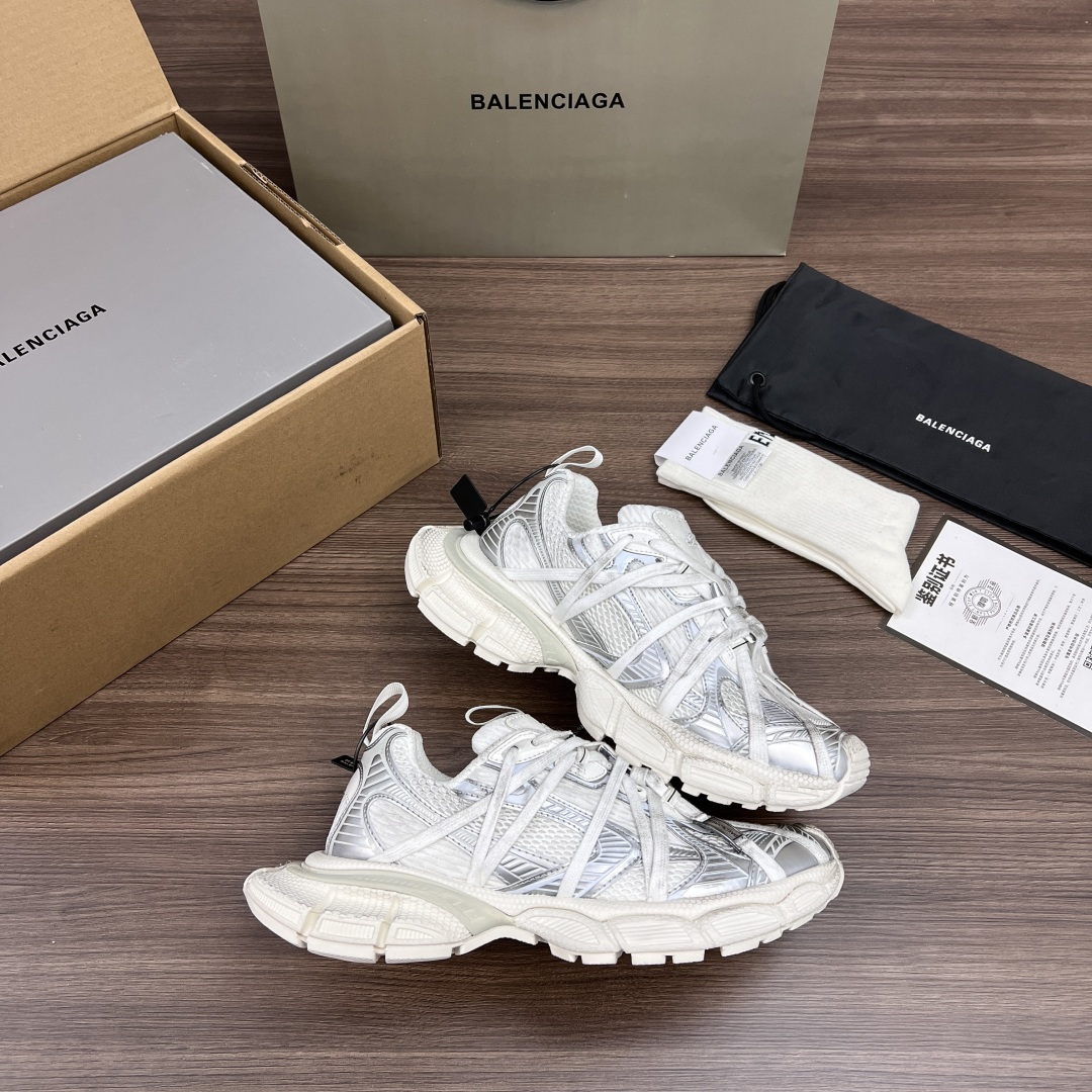 Balenciaga Balenciaga巴黎世家 3XL扣式绑带 圆头系带 低帮 老爹鞋 白银色 在延续 Track Trainer 户外轮廓和复杂鞋面结构的同时