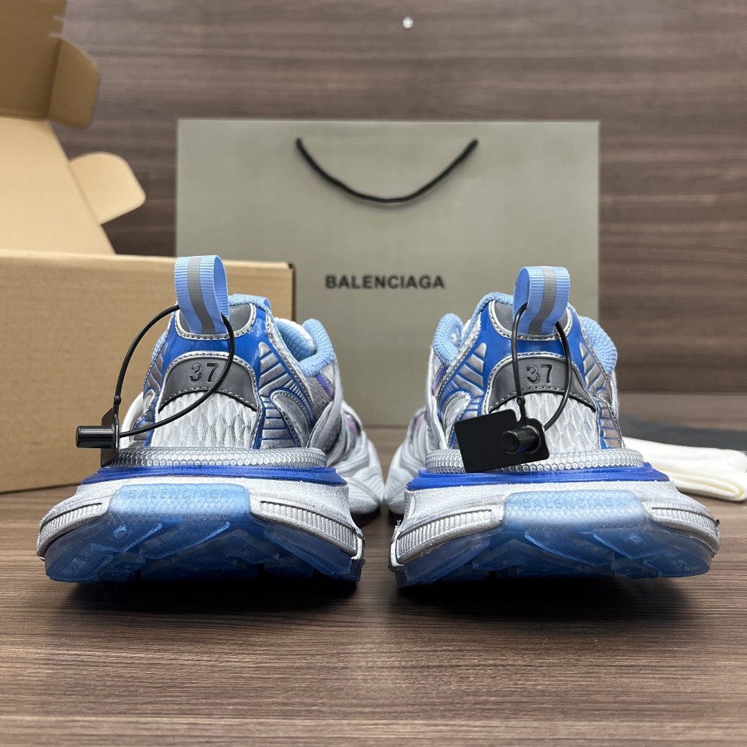 Balenciaga Balenciaga巴黎世家 3XL扣式绑带 圆头系带 低帮 老爹鞋 粉蓝色 在延续 Track Trainer 户外轮廓和复杂鞋面结构的同时