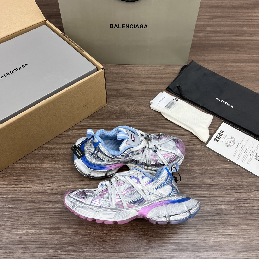 Balenciaga Balenciaga巴黎世家 3XL扣式绑带 圆头系带 低帮 老爹鞋 粉蓝色 在延续 Track Trainer 户外轮廓和复杂鞋面结构的同时