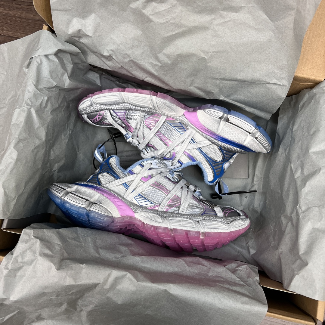 Balenciaga Balenciaga巴黎世家 3XL扣式绑带 圆头系带 低帮 老爹鞋 粉蓝色 在延续 Track Trainer 户外轮廓和复杂鞋面结构的同时