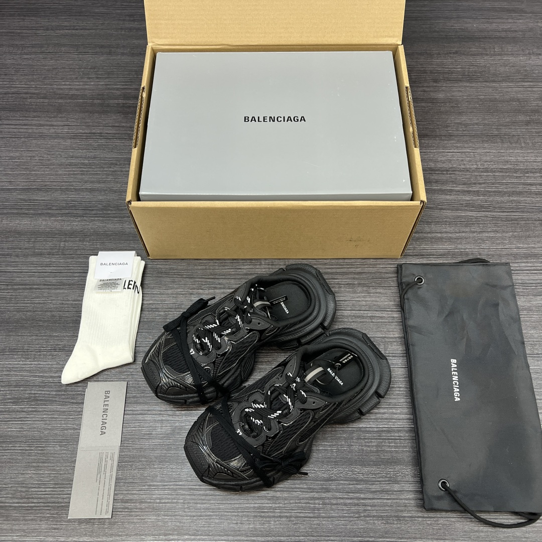 NO:408372,Pure original version Balenciaga Phantom Sneaker Balenciaga brand new old 3XL semi-trail ten generations of all black semi-trail old trend running shoes. While continuing the outdoor contour and complex upper structure of the Track Trainer, the new version adds transparent strap parts to the heel position, making the whole shoe look more retro. Packaging: Full set of original packaging reinforced aircraft box packaging!  Number of codes: 35-46 codes!  (One size larger, wear 42 shots and 41), semi-drag, balenciaga, balenciaga, tom ford19860909纯原版本Balenciaga Phantom Sneaker 巴黎世家全新做旧 3XL半拖 十代全黑半拖做旧潮流跑鞋 在延续 Track Trainer 户外轮廓和复杂鞋面结构的同时,新版本在后跟位置增加了透明带的部件,整鞋看起来更加复古. 包装:全套原版包装加固飞机盒包装！ 码数:35-46码！(偏大一码 穿42拍41),半拖,balenciaga,balenciaga,tom ford,Women's Shoes