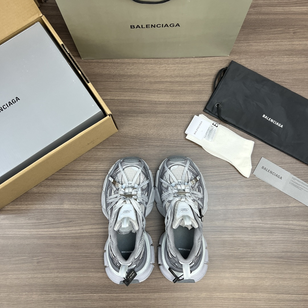 Balenciaga Balenciaga巴黎世家 3XL扣式绑带 圆头系带 低帮 老爹鞋 灰色 在延续 Track Trainer 户外轮廓和复杂鞋面结构的同时