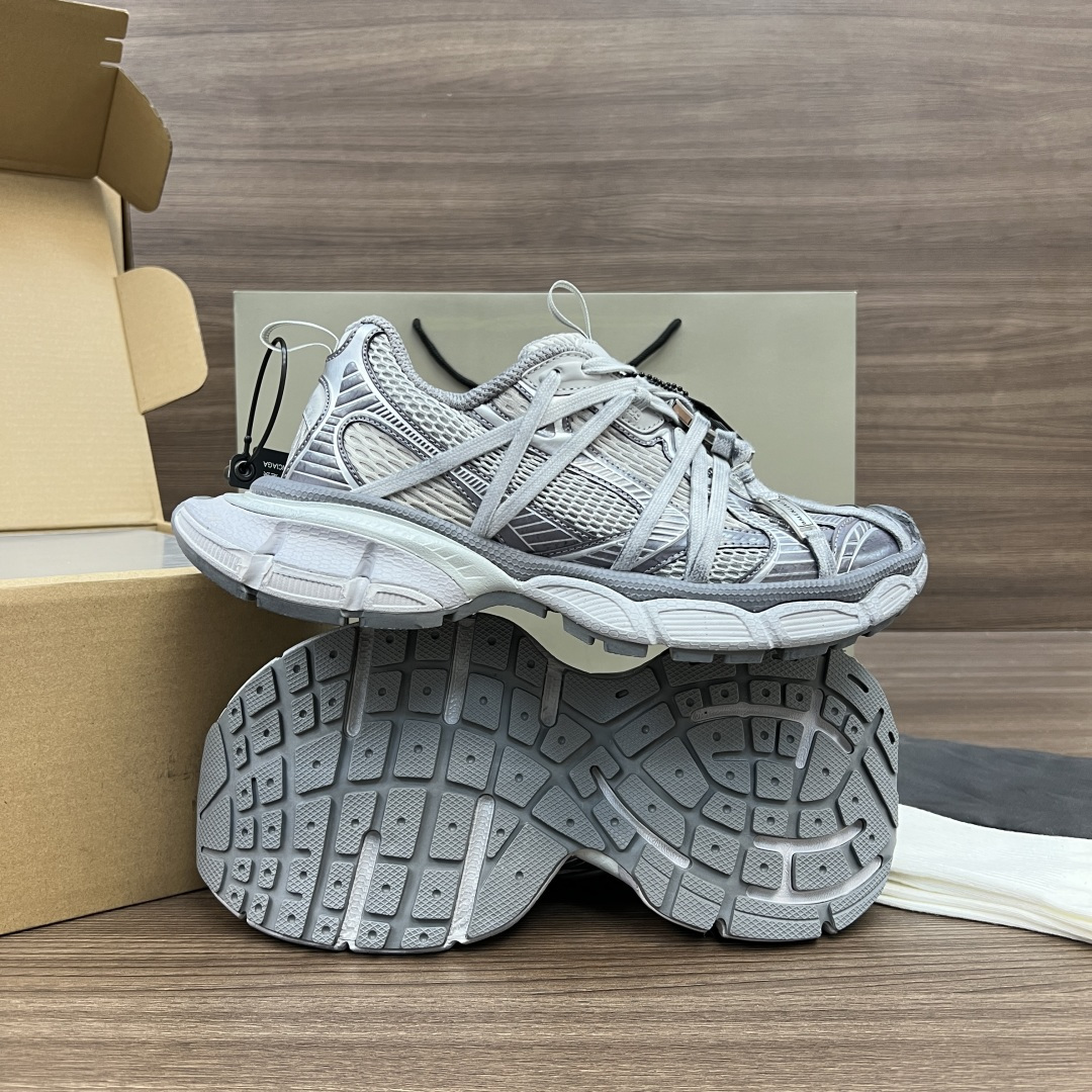 Balenciaga Balenciaga巴黎世家 3XL扣式绑带 圆头系带 低帮 老爹鞋 灰色 在延续 Track Trainer 户外轮廓和复杂鞋面结构的同时