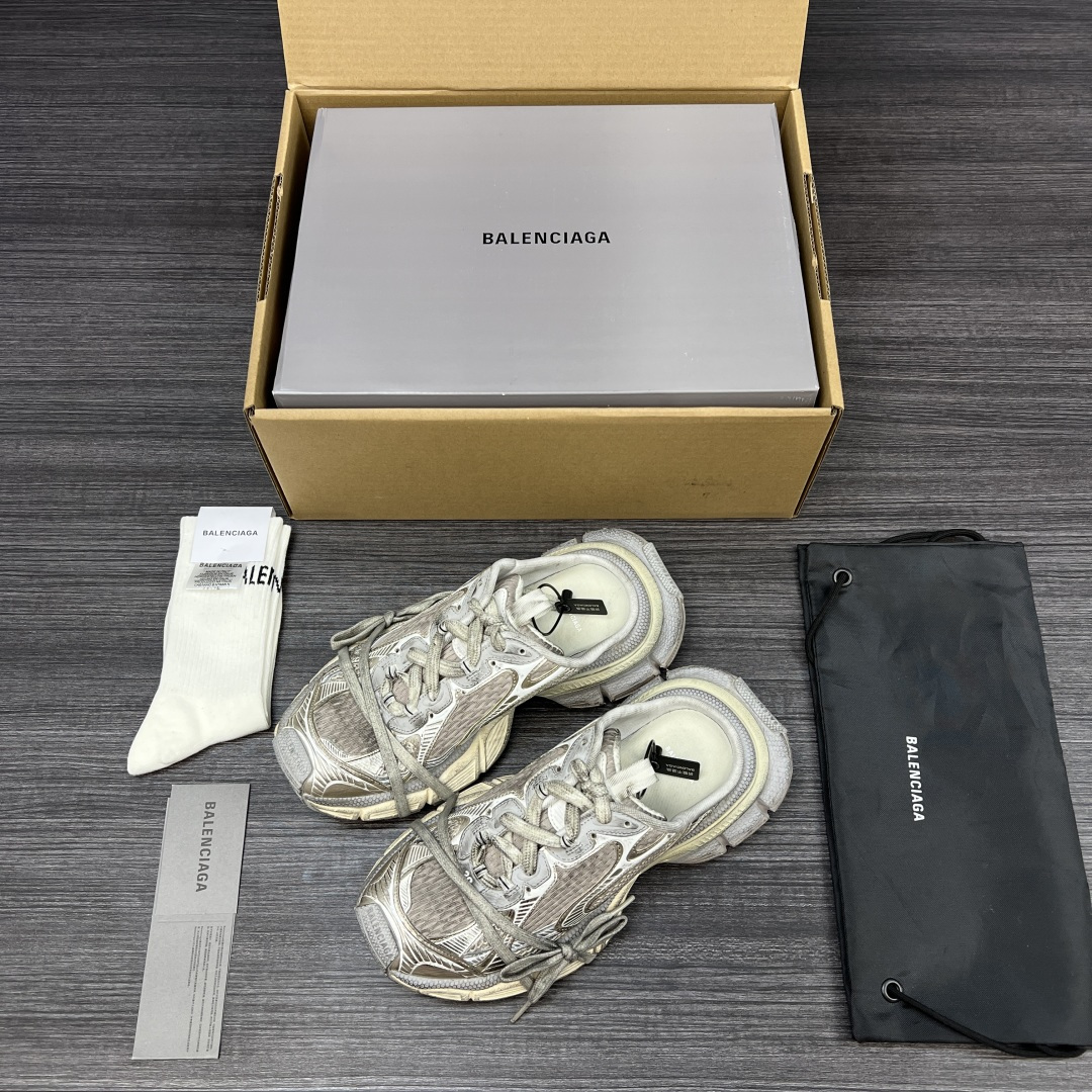 NO:408381,Pure original version Balenciaga Phantom Sneaker Balenciaga brand new old 3XL semi-trail ten generation rice gold semi-trail old trend running shoes. While continuing the outdoor contour and complex upper structure of the Track Trainer, the new version adds transparent strap parts to the heel position, making the whole shoe look more retro. Packaging: Full set of original packaging reinforced aircraft box packaging!  Number of codes: 35-46 codes!  (One size larger, wear 42 shots and 41), semi-drag, balenciaga, balenciaga, tom ford19860909纯原版本Balenciaga Phantom Sneaker 巴黎世家全新做旧 3XL半拖 十代米金半拖做旧潮流跑鞋 在延续 Track Trainer 户外轮廓和复杂鞋面结构的同时,新版本在后跟位置增加了透明带的部件,整鞋看起来更加复古. 包装:全套原版包装加固飞机盒包装！ 码数:35-46码！(偏大一码 穿42拍41),半拖,balenciaga,balenciaga,tom ford,Women's Shoes