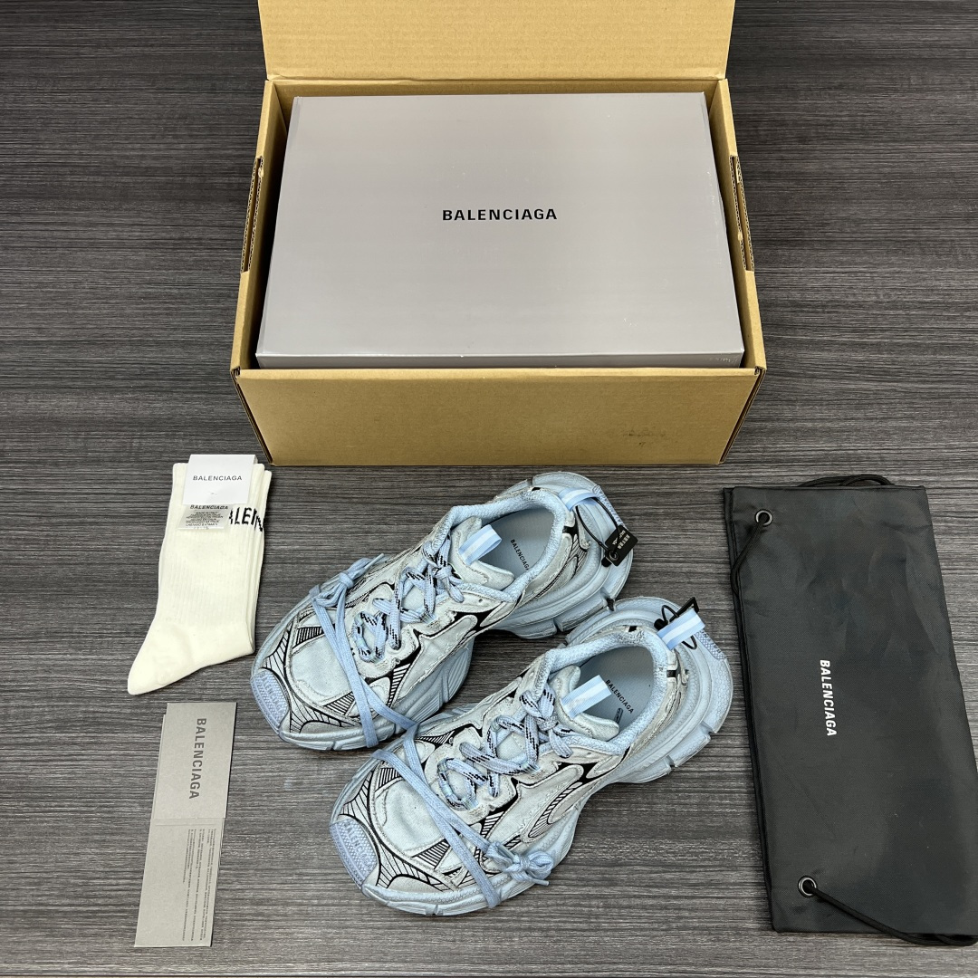 NO:408360,The pure original version of Balenciaga Phantom Sneaker is a brand new and old 3XL ten generation light blue canvas trendy running shoes. While continuing the outdoor contour and complex upper structure of the Track Trainer, the new version adds transparent strap parts to the heel, making the whole shoe look more retro. Packaging: Full set of original packaging reinforced aircraft box packaging!  Number of codes: 35-46 codes!  (One size larger, wear 42 shots and 41), daddy shoes, balenciaga, balenciaga, tom ford19860909纯原版本Balenciaga Phantom Sneaker 巴黎世家全新做旧 3XL 十代浅蓝帆布潮流跑鞋 在延续 Track Trainer 户外轮廓和复杂鞋面结构的同时,新版本在后跟位置增加了透明带的部件,整鞋看起来更加复古. 包装:全套原版包装加固飞机盒包装！ 码数:35-46码！(偏大一码 穿42拍41),老爹鞋,balenciaga,balenciaga,tom ford,Women's Shoes