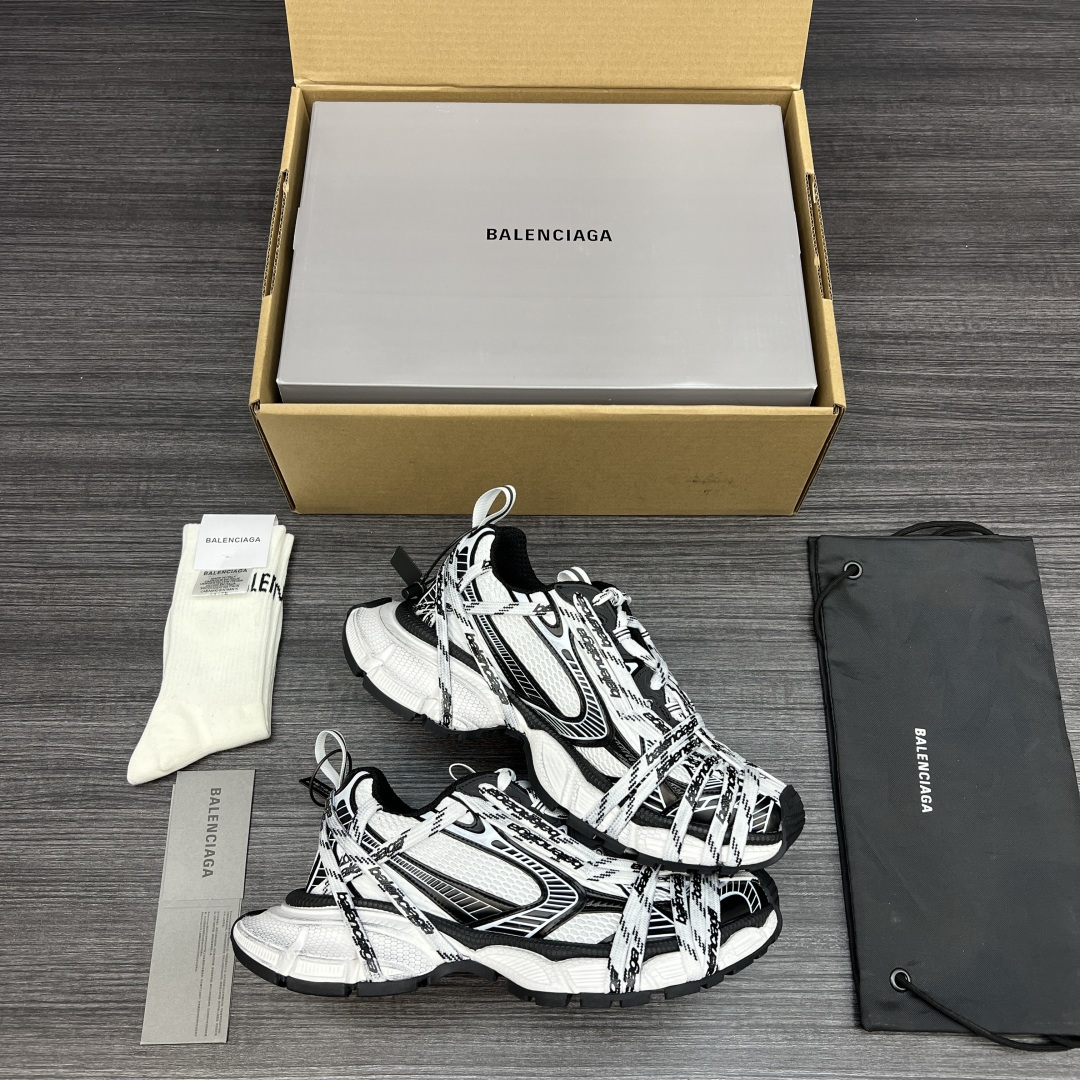 Balenciaga 纯 本Balenciaga Phantom Sneaker 巴黎世家全新做旧3XL Logo绑带做旧潮流跑鞋 在延续 Track Trainer 户外轮廓和复杂鞋面结构的同时
