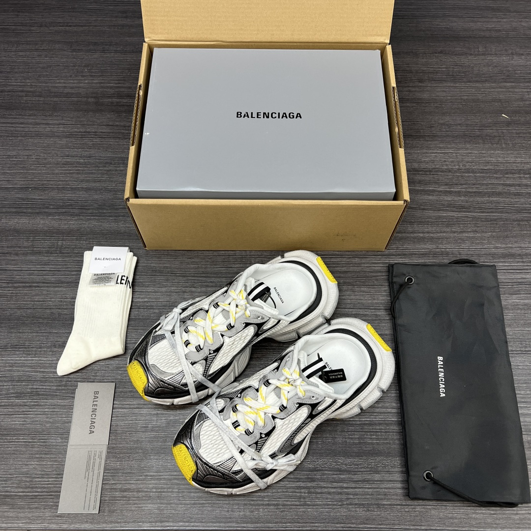 NO:408378,Pure original version Balenciaga Phantom Sneaker Balenciaga brand new old 3XL semi-trailer ten generation silver yellow semi-trailer old trend running shoes. While continuing the outdoor contour and complex upper structure of the Track Trainer, the new version adds transparent strap parts to the heel position, making the whole shoe look more retro. Packaging: Full set of original packaging reinforced aircraft box packaging!  Number of codes: 35-46 codes!  (One size larger, wear 42 shots and 41), semi-drag, balenciaga, balenciaga, tom ford19860909纯原版本Balenciaga Phantom Sneaker 巴黎世家全新做旧 3XL半拖 十代白银黄半拖做旧潮流跑鞋 在延续 Track Trainer 户外轮廓和复杂鞋面结构的同时,新版本在后跟位置增加了透明带的部件,整鞋看起来更加复古. 包装:全套原版包装加固飞机盒包装！ 码数:35-46码！(偏大一码 穿42拍41),半拖,balenciaga,balenciaga,tom ford,Women's Shoes