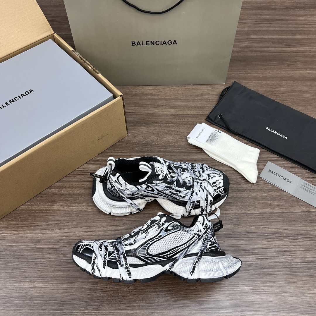Balenciaga Balenciaga Phantom Sneaker 巴黎世家全新做旧3XL Logo绑带做旧潮流跑鞋 在延续 Track Trainer 户外轮廓和复杂鞋面结构的同时