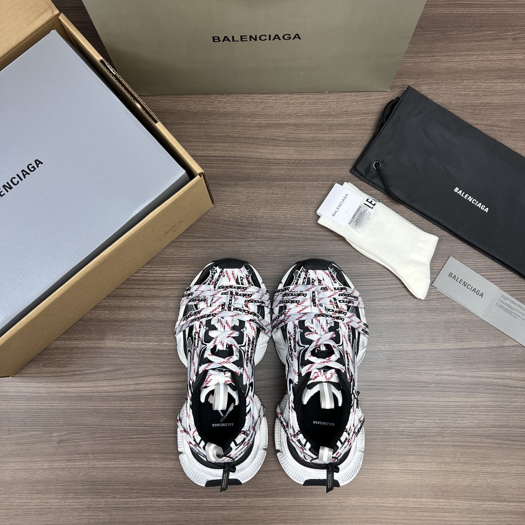 Balenciaga Balenciaga Phantom Sneaker 巴黎世家全新做旧3XL Logo绑带做旧潮流跑鞋 在延续 Track Trainer 户外轮廓和复杂鞋面结构的同时