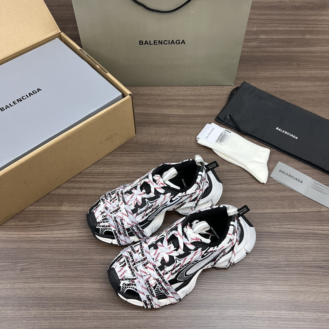 Balenciaga Balenciaga Phantom Sneaker 巴黎世家全新做旧3XL Logo绑带做旧潮流跑鞋 在延续 Track Trainer 户外轮廓和复杂鞋面结构的同时