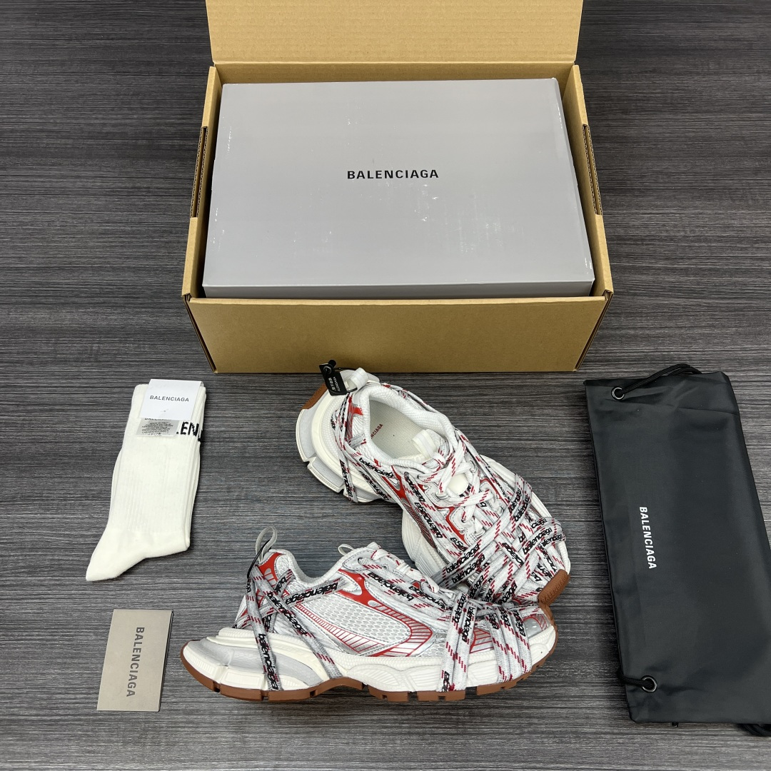 Balenciaga 纯 本Balenciaga Phantom Sneaker 巴黎世家全新做旧3XL Logo绑带做旧潮流跑鞋 在延续 Track Trainer 户外轮廓和复杂鞋面结构的同时