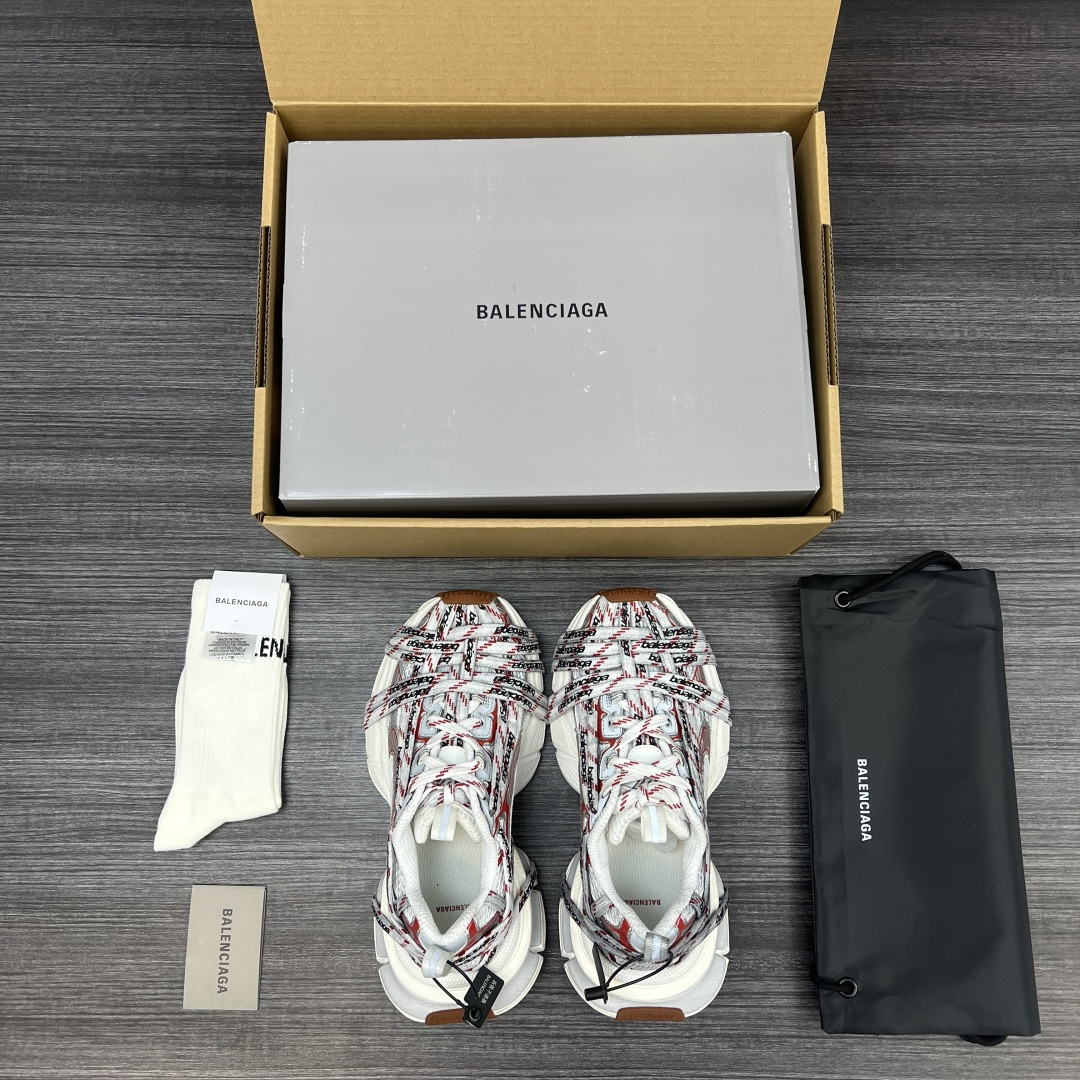 Balenciaga 纯 本Balenciaga Phantom Sneaker 巴黎世家全新做旧3XL Logo绑带做旧潮流跑鞋 在延续 Track Trainer 户外轮廓和复杂鞋面结构的同时