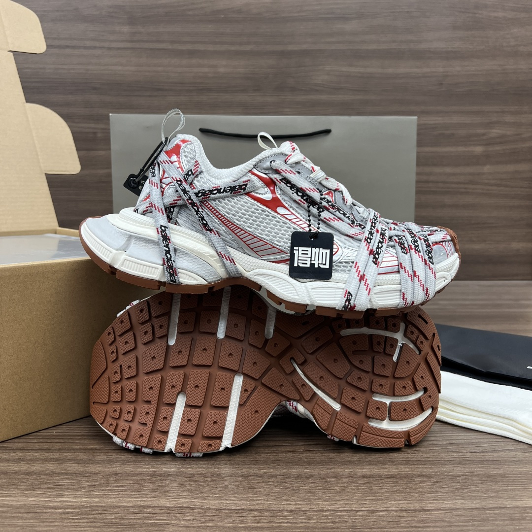 Balenciaga Balenciaga Phantom Sneaker 巴黎世家全新做旧3XL Logo绑带做旧潮流跑鞋 在延续 Track Trainer 户外轮廓和复杂鞋面结构的同时