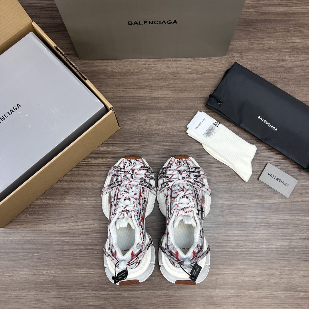 Balenciaga Balenciaga Phantom Sneaker 巴黎世家全新做旧3XL Logo绑带做旧潮流跑鞋 在延续 Track Trainer 户外轮廓和复杂鞋面结构的同时