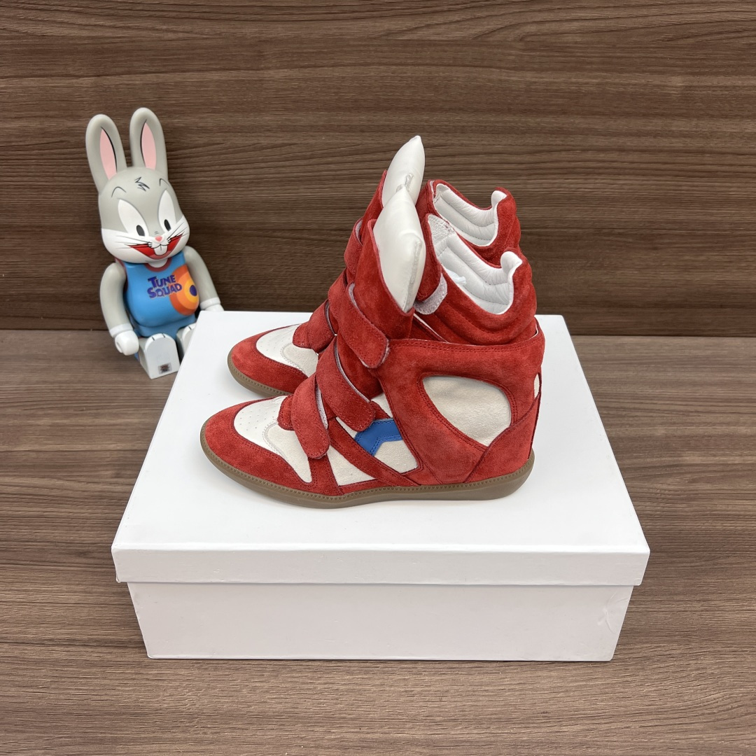 NO:614083,The top version #ISABELL #Isabel Marant # Isabel Marant sneaker, which is popular in the entertainment circles of European and American stars, Isabel's classic invisible inner heightening short boots, with an inner height increase of 6cm, obvious heightening effect, immediate results when put on, ergonomic design. The upper is cowhide, cowhide matching, and the lining is pigskin. Packaged with a full set of accessories!  Number of yards 35-40!  ,snow boots,boots,cowhide19860909顶级版本#伊莎贝尔 #Isabel Marant # 风靡欧美明星娱乐圈的Isabel Marant sneaker,伊莎贝尔经典隐形内增高短靴,内增高6cm,增高效果明显,穿上立马见效,人工体学设计.鞋面牛皮,牛猄搭配,内里猪皮. 包装全套配件包装！ 码数35-40码！,雪地靴,boots,cowhide,Women's Shoes