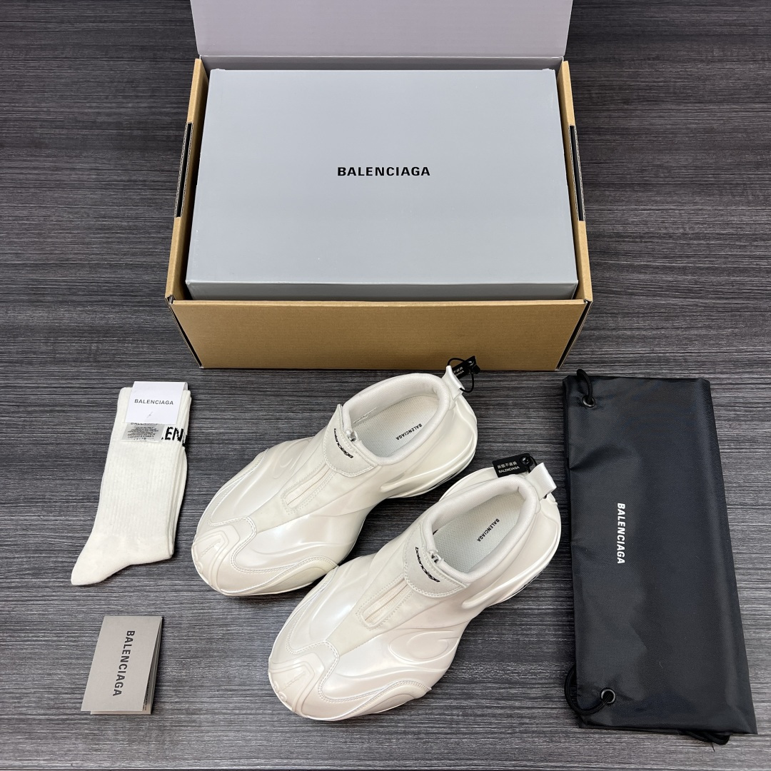 NO:721370,Pure original version of Balenciaga basketball shoes, round toe zipper, mid-top, lifestyle shoes! Balenciaga 25 summer basketball upper material: Foamposite foam material is injected into the mold through a special process to form a seamless upper with liquid polyurethane.  The sense of technological functionality is overwhelming!  Packaging: A full set of accessories to reinforce the aircraft box packaging!  Number of yards: 39-45 yards!  (full size), casual shoes/sneakers, balenciaga, balenciaga, sneakers19860909纯原版本Balenciaga巴黎世家 basketball 篮球鞋 圆头拉链 中帮 生活休闲鞋! Balenciaga巴黎世家25 summer basketball 鞋面材质:Foamposite发泡材质通过特殊工艺将液态聚氨注入模具,一体成型形成无缝鞋面！科技机能感爆棚 ！ 包装:全套得物配件加固飞机盒包装！ 码数:39-45码！(正码),休闲鞋/运动鞋,balenciaga,balenciaga,sneakers,Women's Shoes