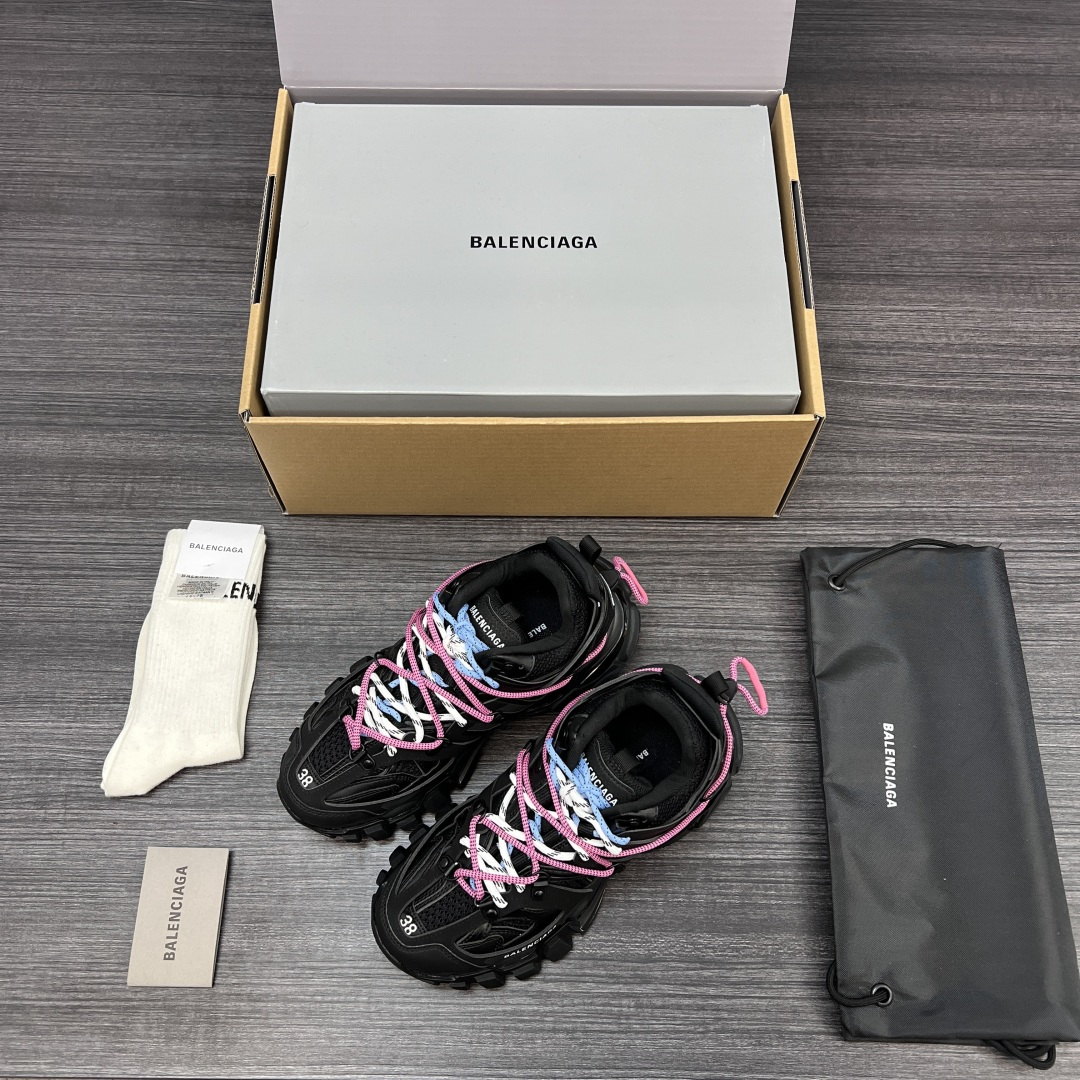 NO:832760,Pure original version Balenciaga Track Trail round toe lace-up low-cut lifestyle shoes orange straps without beauty tips market ceiling Balenciaga 3.0 third generation outdoor concept shoes Balenciaga Sneaker Tess s.Gomma MAILLE WHITE/ORANGE pure original version All details are compared to the original* Reproduction Original large box Every detail is worthy of careful attention Restored configuration. Packaging: Full set of accessories reinforced aircraft box packaging!  Size: 35-46 (positive size) airplane box socks +15,,balenciaga,balenciaga,socks19860909纯原版本 Balenciaga巴黎世家 Track Trail 圆头系带 低帮 生活休闲鞋 橙黄绑带 无美人尖 市场天花板 巴黎世家3.0 三代户外概念鞋 Balenciaga Sneaker Tess s.Gomma MAILLE WHITE/ORANGE 纯原版本 所有细节对照原*复刻 原装大盒 每个细节值得细品 还原得物配置. 包装:全套得物配件加固飞机盒包装！ 码数:35-46码（正码）飞机盒 袜子+15,,balenciaga,balenciaga,socks,Men's shoes