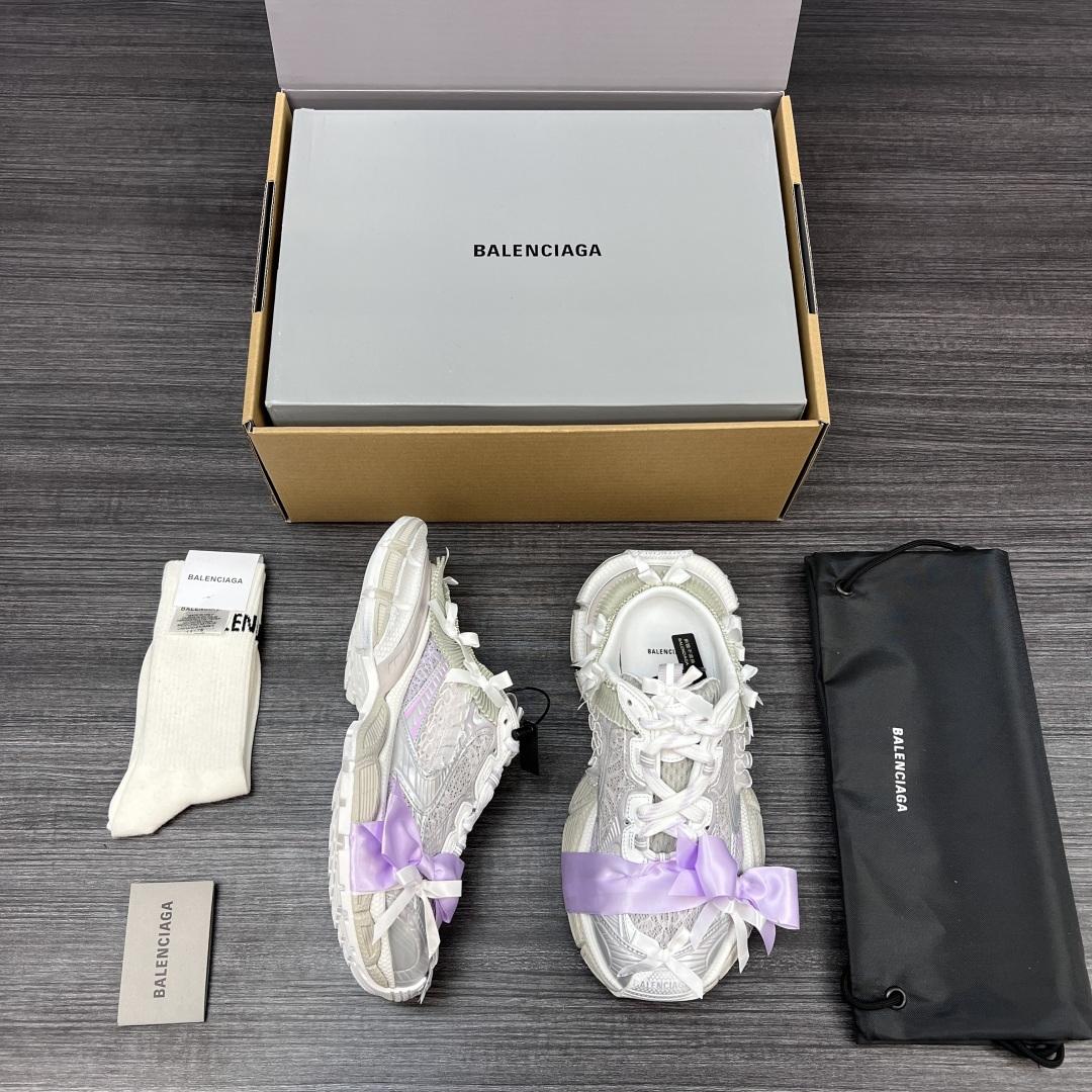 Balenciaga 纯 本Balenciaga巴黎世家 3XL 蕾丝结蝴蝶结半拖 人造革 圆头系代 低帮 老爹鞋 白银紫在延续 Track Trainer 户外轮廓和复杂鞋面结构的同时