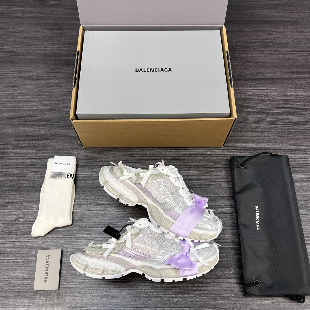 Balenciaga 纯 本Balenciaga巴黎世家 3XL 蕾丝结蝴蝶结半拖 人造革 圆头系代 低帮 老爹鞋 白银紫在延续 Track Trainer 户外轮廓和复杂鞋面结构的同时