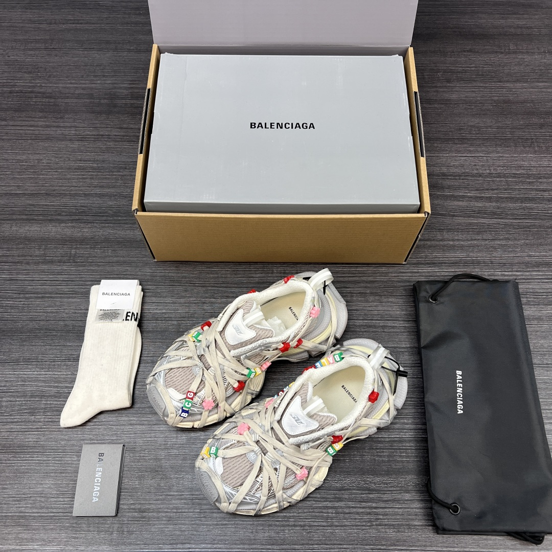 NO:721382,Pure original version of Balenciaga 3XL Extreme Lace, distressed effect, letter decoration, low-cut dad shoes, color 3XL Extreme Lace. Based on the original Spider-Man design, Balenciaga colored letter buckles are added to make it look unique. It maintains the unique design style of Balenciaga and has a rich texture. The old style still maintains the retro flavor!  A new product worth recommending!  Packaging: Full set of original packaging and reinforced aircraft box packaging!  Number of yards: 35-46 yards!  (full size), casual shoes/sneakers, balenciaga, balenciaga, sneakers19860909纯原版本Balenciaga巴黎世家 3XL Extreme Lace 做旧效果 字母装饰 低帮 老爹鞋 彩色  3XL Extreme Lace 在原蜘蛛侠设计基础添加巴黎世家彩色字母扣饰 显得别具一格 保持着巴黎世家独有设计风格 质感很丰富.做旧依然保持不失复古风味！值得推荐的一款新品！ 包装:全套原版包装加固飞机盒包装！ 码数:35-46码！(正码),休闲鞋/运动鞋,balenciaga,balenciaga,sneakers,Women's Shoes