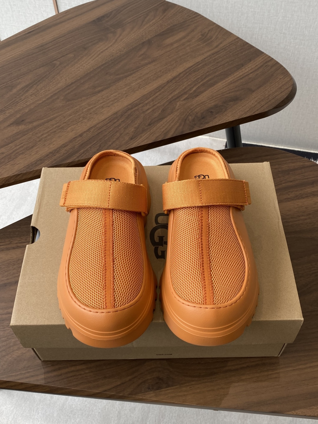 UGG25ss Nuevas pantuflas con punta Birkenstock Me atrae esta marca. Lo busqué durante mucho tiempo antes de conseguirlo…