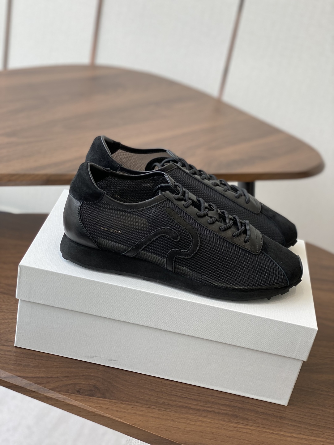 P875: Comfortable and Cozy Row 25 Shoes with Imported Velvet and Sheepskin - 图片 2