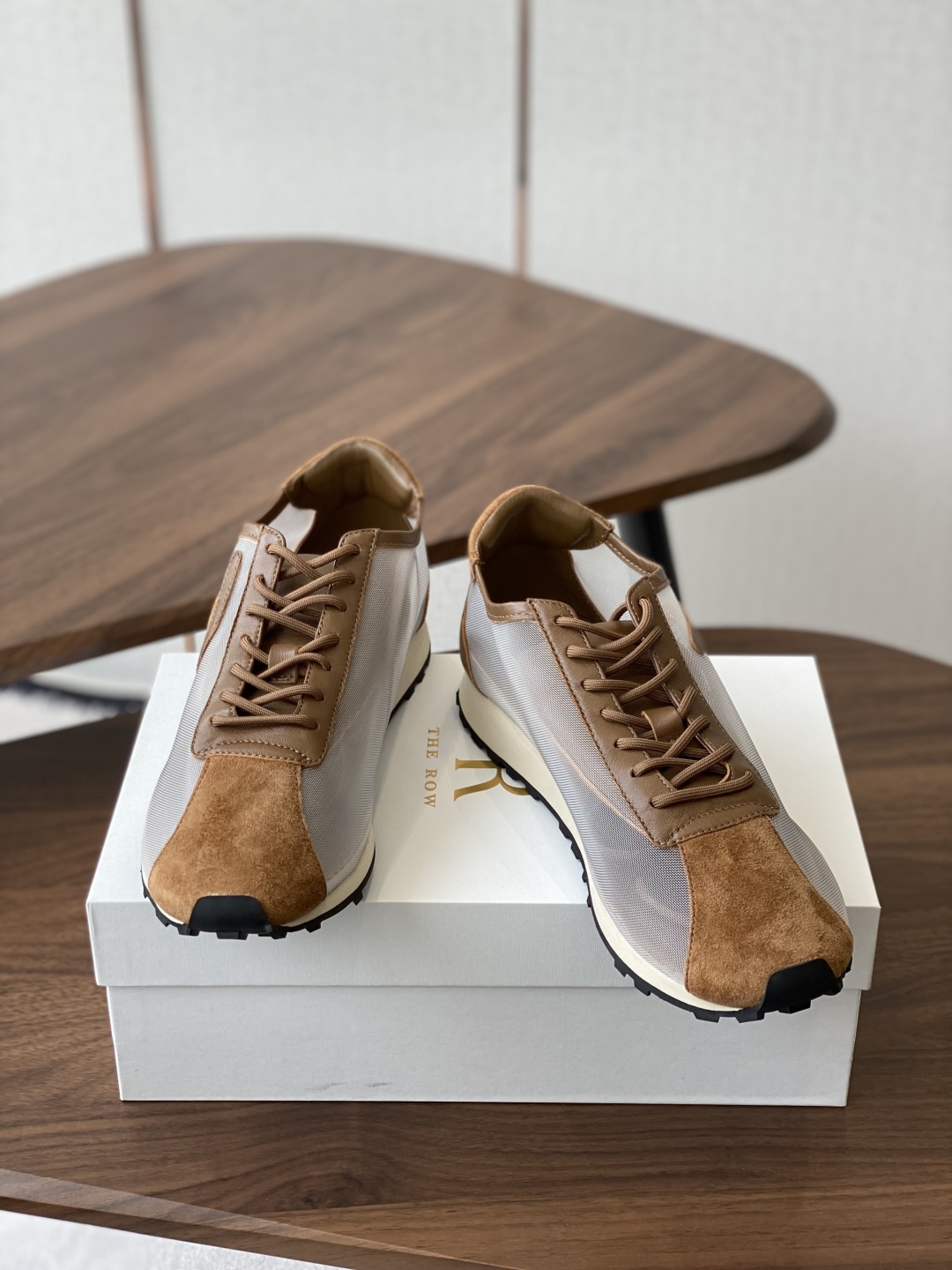 P875: Soft and Cozy Row 25 Shoes with Imported Cow Velvet Pellets - 图片 3