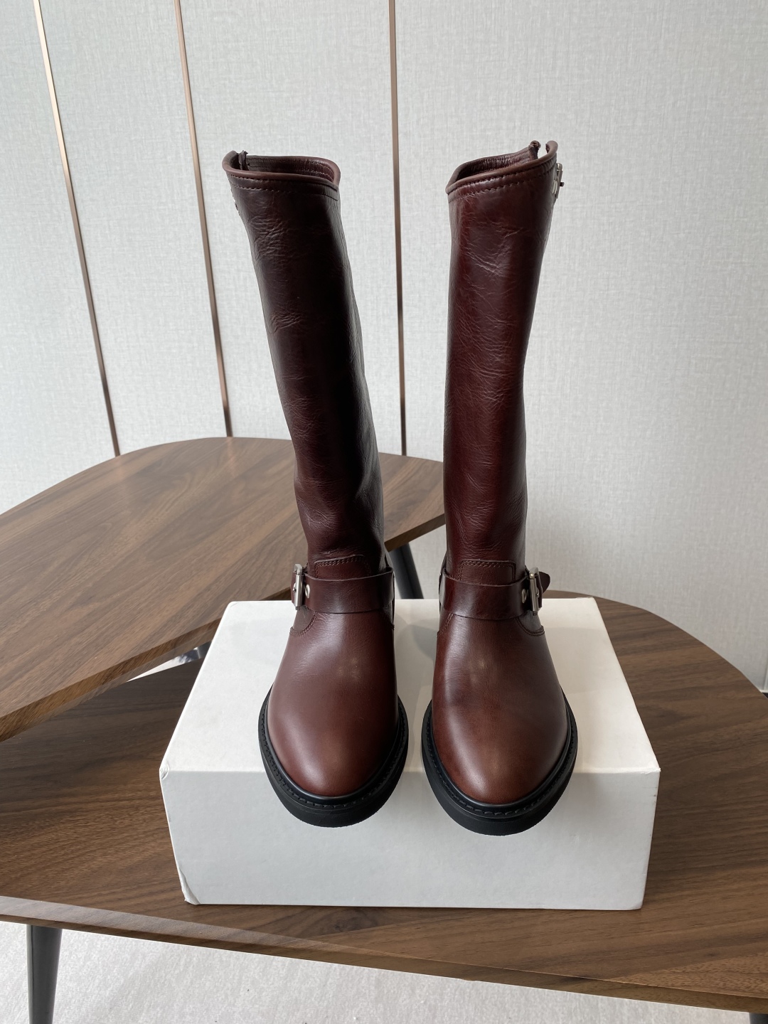 New Western Cowboy Knight Boots in Cowskin for 2025 Fashion Trends - 图片 9