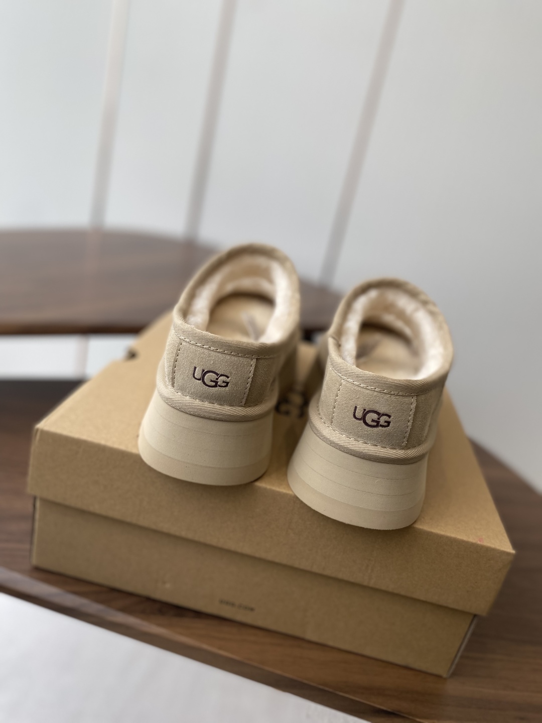 “UGG P576 Bun Slippers: Comfortable, Lightweight, Daily Commuting Essential” - 图片 8