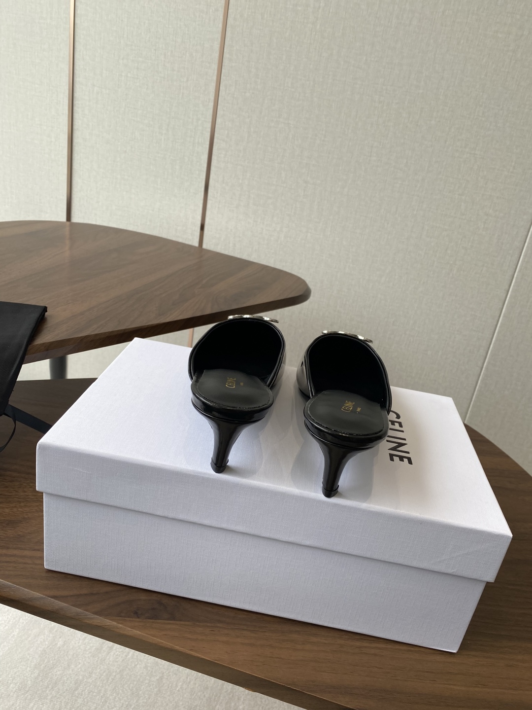 2025SS Celine Slim Heel Slippers: Imported Cowboy Bullskin Beads, Sizes #35-40 - 图片 8